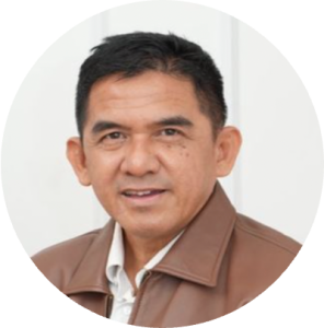 kolumnis, pengamat bisnis dan pemasaran, eks Direktur Utama Pesona Optima Jaya, anak perusahaan PT. Pegadaian